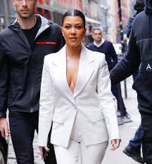 Kourt's major chop got rave reviews from followers and famous friends, but no one is more on board for the look than her boyfriend, travis. Kourtney Kardashian Explains Poosh Her New Wellness Website Vogue
