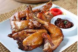 Ayam Goreng Bacem Menjadi Salah Satu Makanan Khas Yogyakarta Rasanya Kombinasi Manis Legit Dan Gurih Resep Ayam Ayam Goreng Memasak