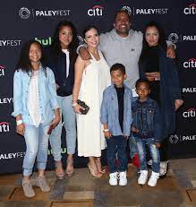 Kenya barris, a playwright and producer, made his big netflix debut with #blackaf, a play based on his own novel. Kenya Barris Wife On Blackaf Is Very Different Than The Real Life Mother Of His Children