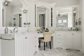 From toile fabric to vintage mirrors, there are so many beautiful decorative elements you can steal for your own bathroom! 75 Beautiful French Country Bathroom Pictures Ideas July 2021 Houzz