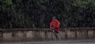 Vooral bijzonder was dat het noodweer lang aanhield. Evacuaties Oostenrijk Om Noodweer