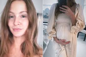 We agree his statements were inappropriate but appreciate that he has issued an apology. Schwanger Millie Mackintosh Sieht Strahlender Als Sie Protzt Mit Ihrem Bluhenden Baby Beule Aktuelle Boulevard Nachrichten Und Fotogalerien Zu Stars Sternchen