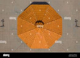 Plaza de geometría hi-res stock photography and images - Alamy