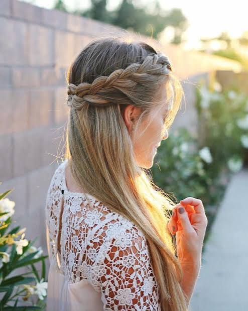 Missy - Half Up French Braid Crown ✨ What new hairstyles would you love to see? 📝👀📲 The tutorial for this one is linked here: https://youtu.be/afI-QwEugxc 💕 #halfuphalfdown #frenchbraids #frenchbraided #prettyhair #hairinspo