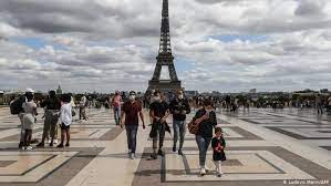 Su construcción fue duramente monumento hoy abrió nuevamente sus puertas al público tras los atentados del último viernes en. La Torre Eiffel Es Evacuada Por Una Alerta De Bomba Europa Al Dia Dw 23 09 2020