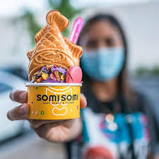 Buying a somisomi gift on giftly is a great way to send money with a suggestion to use it at somisomi.this combines the thoughtfulness of giving a gift card or gift certificate with the convenience and flexibility of gifting money. Two Korean Dessert Restaurants Open In Chinatown S Shanghai Plaza Eater Vegas