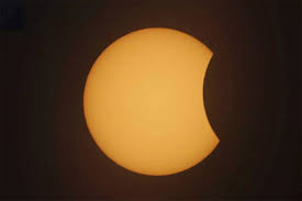 Le 10 juin 2021 au matin, le passage de la lune entre le soleil et la terre créera une éclipse solaire partielle. A1ucnnlqy6upvm