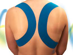 Na de eerste behandeling blijft de tape 5 dagen op de huid geplakt, hierbij kan men normaal douchen. Kinesiotape De Oplossing Bij Hooikoortsklachten Hoe Aan Te Leggen