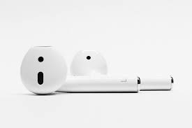 How To Clean Your Apple Airpods Hiconsumption Apple Headphone Apple Products Apple