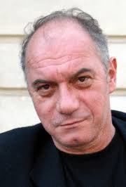 Wenn eine Tote mit zwei Männern lebt