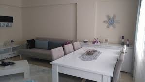 Salonumdan Kareler Ev Gezmesi Mobilya Fikirleri Mobilya Evler