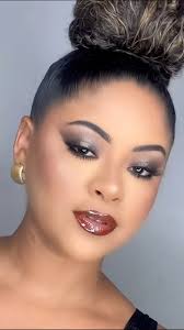 A aula dessa make tá inclusa no meu curso, fixado nos comentários . ,  #maquiagemfesta #makeup #esfumado #beauty #maquiagem