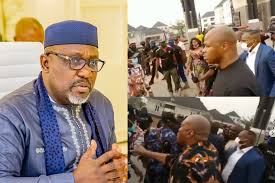 O intext é um formato usado por grandes portais e sites em todo o mundo. Rochas Okorocha Former Imo Governor Okorocha Wife To Forfeit Assets To Efcc Sahara Reporters Gwamnan Jihar Imo Rochas Okorocha Ya Maganta A Harshen Hausa A Kan Batun Dage Zaben Shugaban