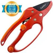 Ergonomic Tools Make Gardening Easier For People With Arthritis Garden Tools Pruners Ergonomic Tools
