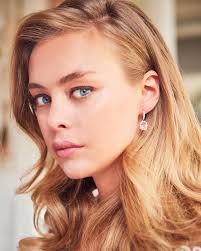 Say Yes to the Dress.com added...