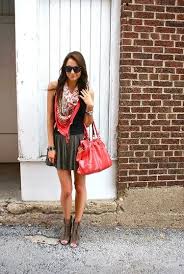 Choses que l'on peut porter autour du cou qui nécessite 6 réponses. Comment Nouer Porter Mettre Un Foulard