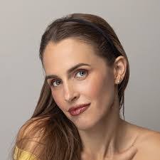 Alexandra Siegel's Instagram, Twitter & Facebook