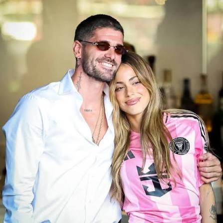 💍❤️ Rodrigo De Paul y Tini Stoessel darían el gran paso. Si bien la pareja  todavía no confirmó oficialmente la fecha, trascendió que el casamiento se  celebraría el 18 de diciembre y