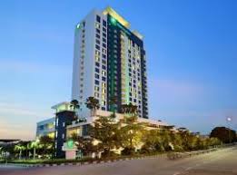 Malah, lokasi hotel ini juga berdekatan dengan majoriti tempat menarik di bandar hilir melaka yang boleh anda terokai hanya dengan berjalan kaki sahaja seperti muzium maritim, melaka river cruise, kota a famosa, jonker street night market & banyak lagi. 10 Hotel Terbaik Di Melaka Tempat Untuk Menginap Di Melaka Malaysia