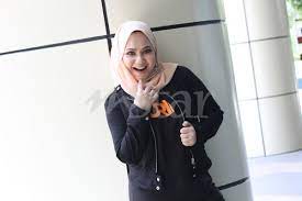 Suria fm memperkenalkan barisan selebriti yang awesome yang di angkat menjadi penyampai untuk menceriakan hidup anda! Feeya Iskandar Penyampai Baharu Suria Fm Hiburan Mstar