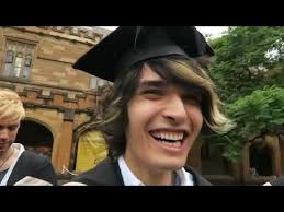 Joey The Anime Man er ferdig på universitetet