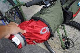 カスタムメイドのバイクパック ブランドporcelain rocketが日本上陸 自転車バッグ 自転車 旅 自転車