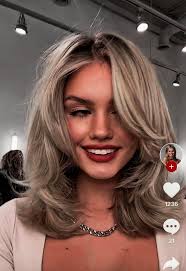 Iris Ventura (irisventura02)