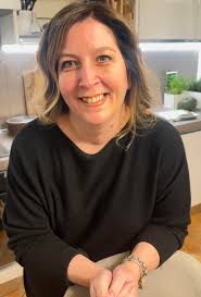 Amici in tanti mi state chiedendo informazioni sul mio libro nei vari  commenti ai post e nei messaggi! Vi faccio un breve recap: uscirà in tutte  le librerie il 18 febbraio 😆ora