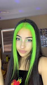 72 Awesome Green Hair In 2020 Hair Color Underneath Hair Color Streaks Hair Streaks