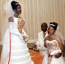 A Really Weird Wedding Cake Crazy Wedding Cakes Wedding Cake Fails Wedding Cake Disasters