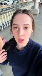 Hilary Cowan's Instagram, Twitter & Facebook