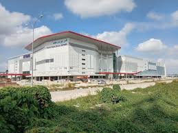 Menjadi bandar terbesar di malaysia, tidak dapat disangkal lagi kepesatan ekonomi di kuala lumpur yang menjadi lubuk rezeki rakyat di negara ini berdasarkan laporan gross regional product (grp), kuala lumpur menjadi antara 'top 5' bandar terkaya di asia tenggara menjelang 2030 dengan nilai. Bola Katok Mydin Mall Terbesar Di Malaysia Bakal Dibuka Di Kelantan