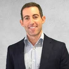 Alexander Grandy's Instagram, Twitter & Facebook