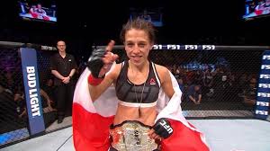 Przywitanie karoliny kowalkiewicz w hotelu po wygranej walce. Ufc Jedrzejczyk Podpisala Kontrakt Na Walke Zmierzy Sie Z Kowalkiewicz Polsat Sport