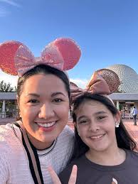 Can someone confirm for me if a tower room at Coronado Springs has usable  dresser drawers? The photos online seem like they do, but I'm just wanting  to confirm when thinking about