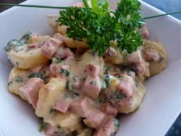 Verboten Gut Saarlandischer Grumbeersalat Mit Lyoner Rezepte Lebensmittel Essen Kartoffelsalat