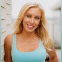 Jen Hunt's Instagram, Twitter & Facebook