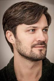 The Premium Guide To The Hunkiest Straight Hair Styles Menshaircuts Mens Haircuts Short Mens Hairstyles Short Haircuts For Men