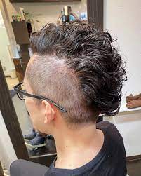 櫻井真紀 オムヘアーセカンド on instagram サイドパートモヒカン ハードパーマ ハードパーマメンズ スパイラルパーマ マンバンスタイルへの道 やっぱり人気 サイドパートモヒカン ハードに見えるスタイルも 一人一人に合わせ ヘア