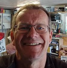 Can a 77 CB 550F cam chain be replaced without pulling the engine?