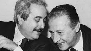 Nell'attentanto morirono gli agenti di scorta palermo ricorda paolo borsellino, il magistrato ucciso dalla mafia il 19 luglio del 1992 nell'eccidio di. Tq 0iq1upn7lrm