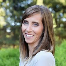 Liz Donahue's Instagram, Twitter & Facebook