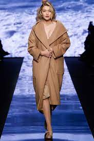 Cinch in the waist with the optional tie for the most polished look. Behind The Scenes At Max Mara Celebrating Marilyn Monroe