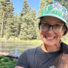We loved creating this flower curtain for Sara and Neel's head table 🩵  Photography