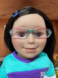 Taryn is helping me welcome my new Saila to the doll family!💕