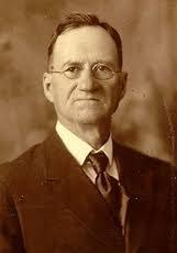 Thomas Ashbaugh's Instagram, Twitter & Facebook