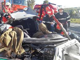 Centrul infotrafic din inspectoratul general al poliţiei române informează că din cauza unui accident rutier. Accident Rutier Grav In Prahova O PersoanÄ Este IncarceratÄ Se IncearcÄ Salvarea Ei