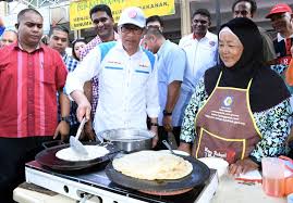 Parti rakyat malaysia (prm) memberi amaran awal kepada datuk seri anwar ibrahim bahawa presiden pkr itu bukan calon pilihan untuk menang pada pilihan raya kecil port dickson 13 oktober ini.calonnya, ahmad kamarudin berkata, pihaknya mengingatkan pkr supaya tidak memperlekehkan kewibawaan prm walaupun parti itu tidak lama aktif dalam arena politik tempatan.ahli biasa prm itu menganggap tiga. Kempen Prk Port Dickson Makin Rancak Anwar Paling Menonjol Mynewshub