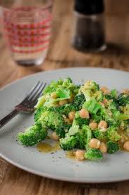 5 Eiweissreiche Salate Schnell Und Einfach Zubereitet Rezept Rezepte Low Carb Rezepte Abendessen Rohkostsalat