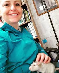 Happy RATurday everyone! #petratsofinstagram #iloverats  #allcreaturesgreatandsmall #theyhavethecutestnoses #veterinarian #vetmed  #ratcuddles #DrNicole